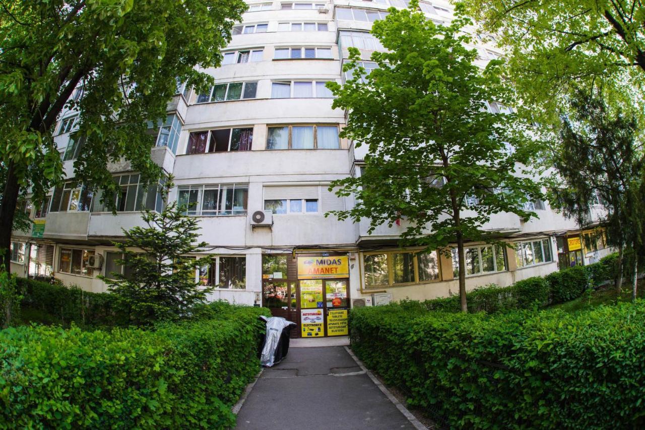 Bright House Apartment Bukares Bagian luar foto