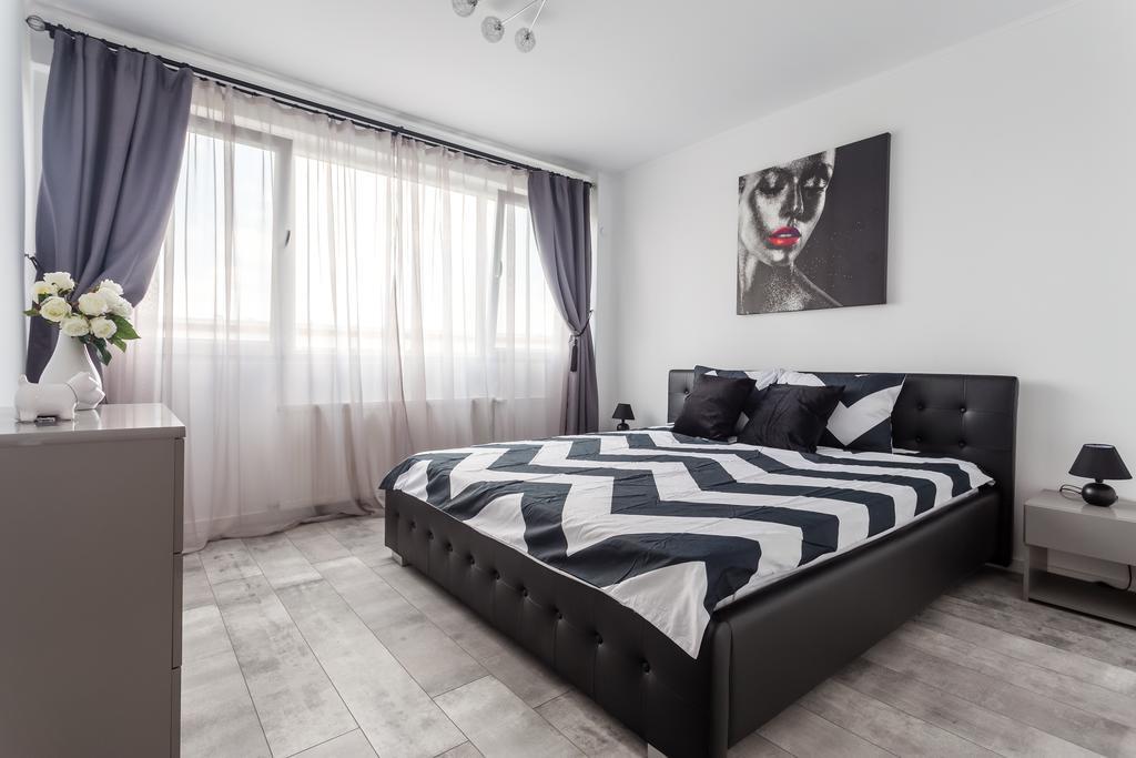 Bright House Apartment Bukares Bagian luar foto