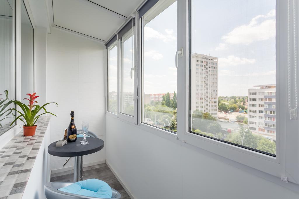 Bright House Apartment Bukares Bagian luar foto